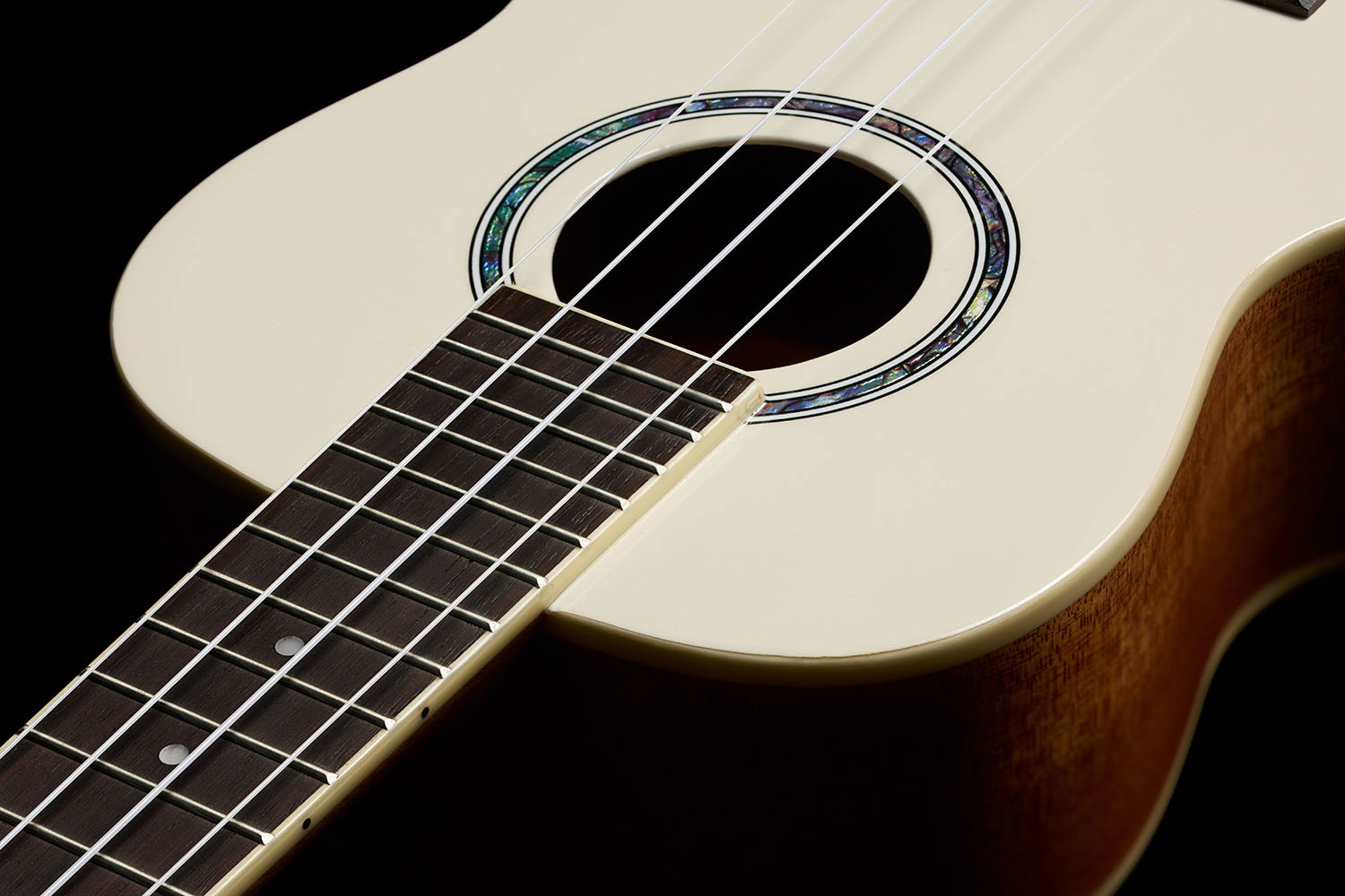 Close-up view of Córdoba 15C Mallorcan Pearl ukulele neck