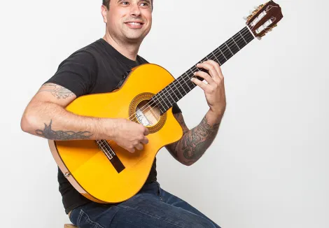 Córdoba Artist Ben Woods Featured In Classical Guitar Magazine